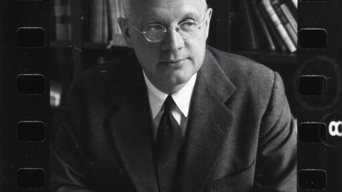 Image of Robert R. Bowie