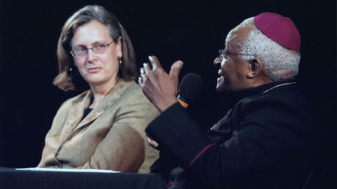 Image of Beth A. Simmons moderating Q&A with Desmond Tutu