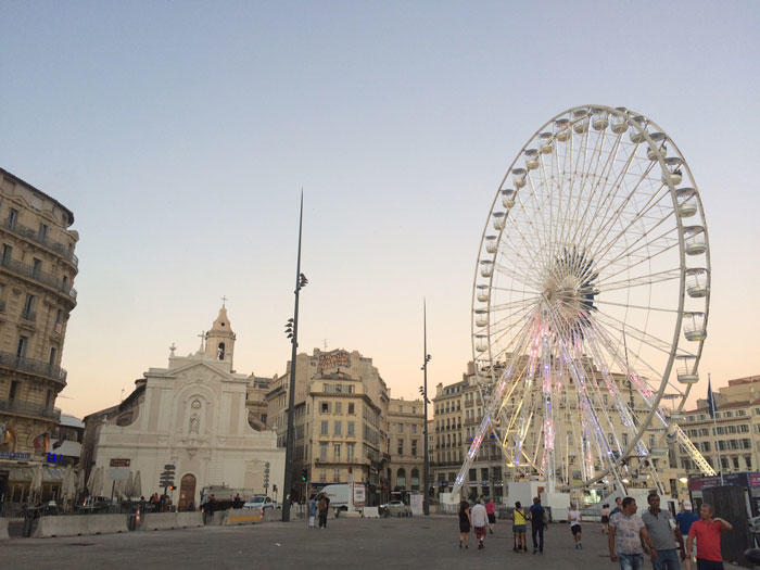 Image of Marseille's vieux port at dusk