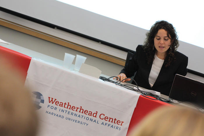 Image of Talia Shiff presenting her research