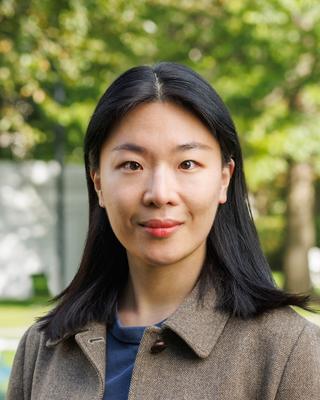 Headshot of Yoonje Lee. 