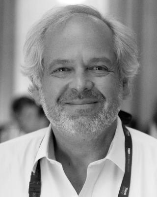 Headshot of Juan Enriquez. 