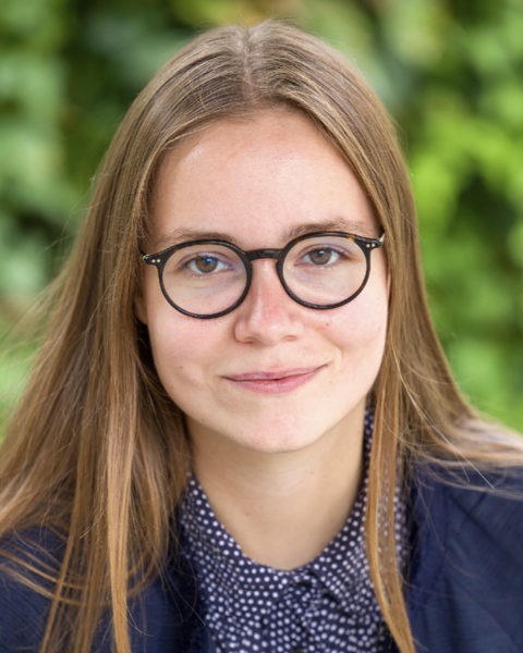Headshot of Louise Lennad.