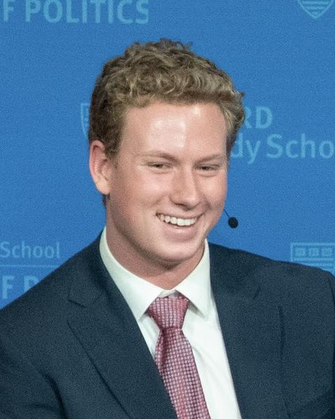 Headshot of Kendall Carll.