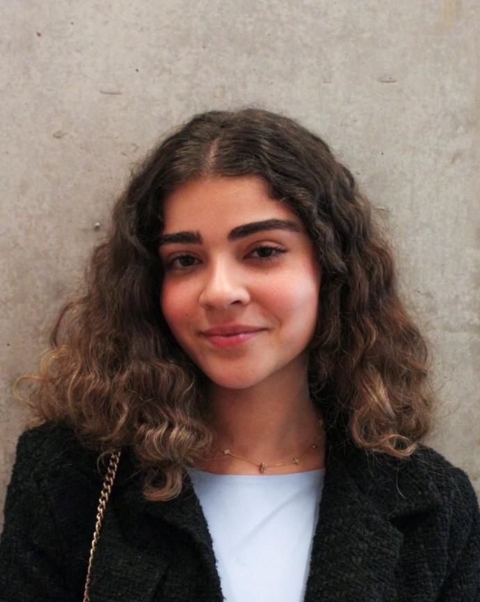 Headshot of Sofia Santos de Oliveira.