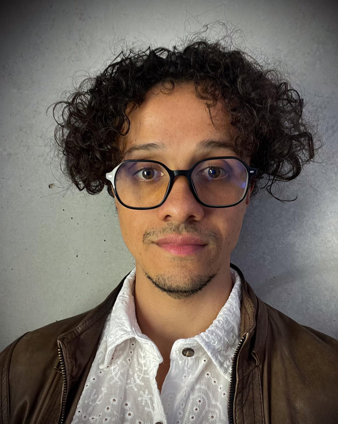 Headshot of Livio Silva-Muller.