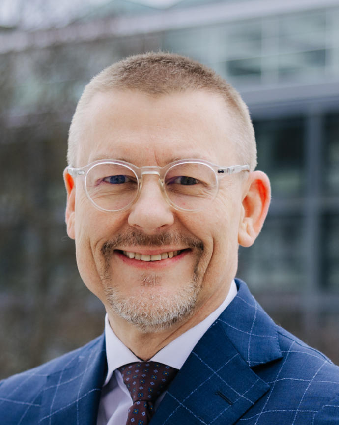 Headshot of Magnus Mahring. 