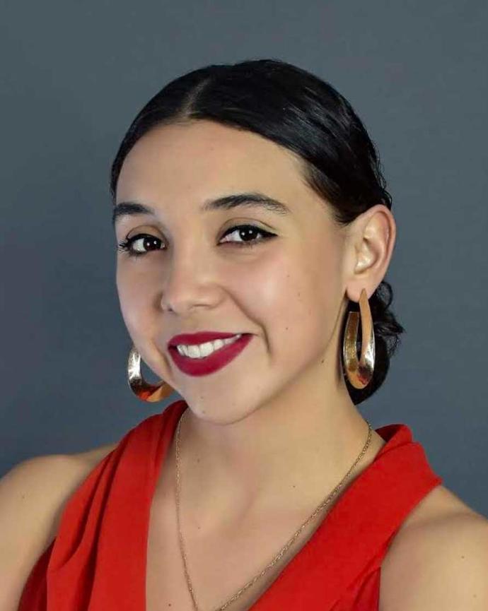 Headshot of Andrea Neyra Nazarrett. 