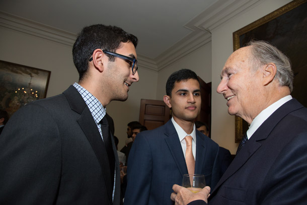 Image of His Highness the Aga Khan with students