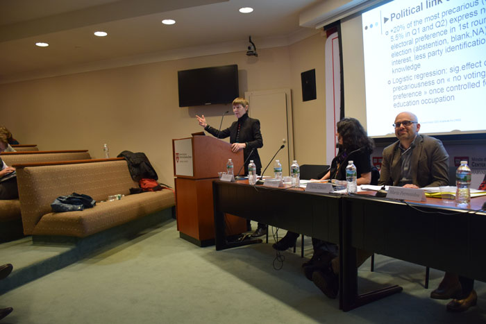 Image of Nonna Mayer giving presentation