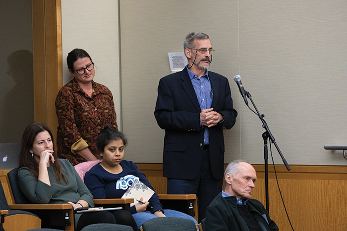 Image of Bruce Jackan asking a question at the mic